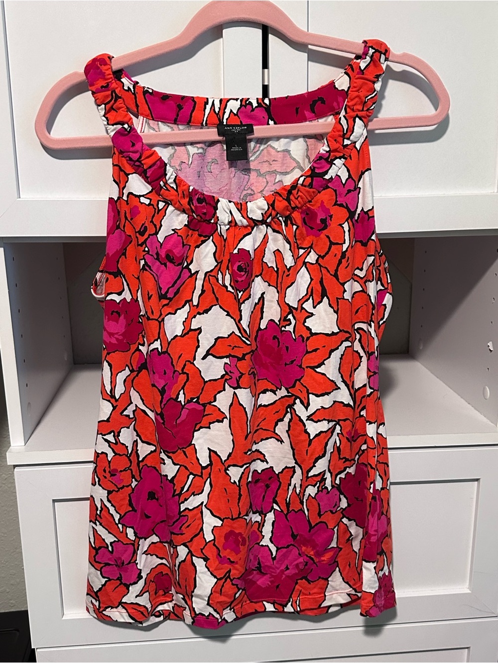 Ann Taylor Pink Orange Floral Sleeveless Ruched Neck Top Size Large